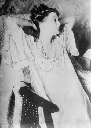 RECORD DATE NOT STATED Florence Schenck, between c1910 and c1915. Shows Florence Schenck who died in January 1914 of a brief illness after returning to her home in Norfolk, Virginia. She was briefly married to Charles Wilson, who was Alfred Vanderbilt s horse trainer. Copyright:xHeritagexArt HeritagexImagesxBainxNewsxServicex IMAGO, ! ACHTUNG: AUFNAHMEDATUM GESCHÄTZT!  Copyright:HeritagexArt HeritagexImagesxBainxNewsxServicex IMAGO