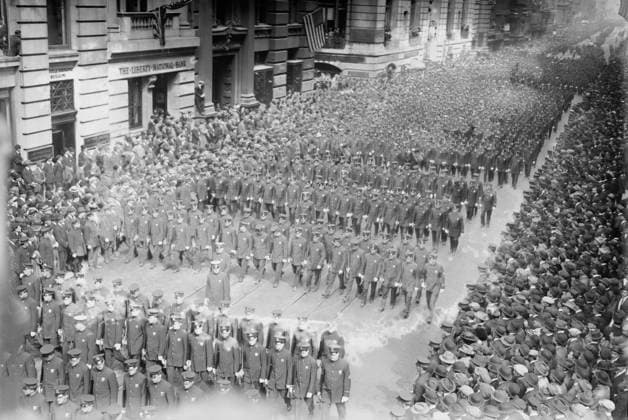 RECORD DATE NOT STATED Gaynor Funeral - Broadway., 1913. Shows funeral of William Jay Gaynor (1849-1913), Mayor of New York City. Copyright:xHeritagexArt HeritagexImagesxBainxNewsxServicex IMAGO, ! ACHTUNG: AUFNAHMEDATUM GESCHÄTZT!  Copyright:HeritagexArt HeritagexImagesxBainxNewsxServicex IMAGO