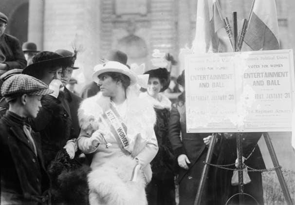 RECORD DATE NOT STATED Mrs. Sidney Berg, 1914. Shows suffrage gathering in New York City to publicize the Votes for Women Entertainment and Ball held at the Armory on January 31, 1914. Copyright:xHeritagexArt HeritagexImagesxBainxNewsxServicex IMAGO, ! ACHTUNG: AUFNAHMEDATUM GESCHÄTZT!  Copyright:HeritagexArt HeritagexImagesxBainxNewsxServicex IMAGO