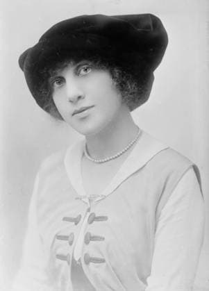 RECORD DATE NOT STATED Natalie Alt, 1913. Shows actress Natalie Alt, who performed in productions between 1911 and 1918. Copyright:xHeritagexArt HeritagexImagesxBainxNewsxServicex IMAGO, ! ACHTUNG: AUFNAHMEDATUM GESCHÄTZT!  Copyright:HeritagexArt HeritagexImagesxBainxNewsxServicex IMAGO
