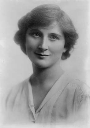 RECORD DATE NOT STATED Elizabeth Valentine, between c1910 and c1915. Actress and suffragist Elizabeth Hacker Valentine Louden (b. 1877) in Brooklyn, and married in 1911 to Thomas Louden. Copyright:xHeritagexArt HeritagexImagesxBainxNewsxServicex IMAGO, ! ACHTUNG: AUFNAHMEDATUM GESCHÄTZT!  Copyright:HeritagexArt HeritagexImagesxBainxNewsxServicex IMAGO