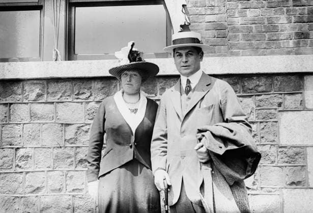 RECORD DATE NOT STATED Fred Herreshoff and wife, between c1910 and c1915. Copyright:xHeritagexArt HeritagexImagesxBainxNewsxServicex IMAGO, ! ACHTUNG: AUFNAHMEDATUM GESCHÄTZT!  Copyright:HeritagexArt HeritagexImagesxBainxNewsxServicex IMAGO