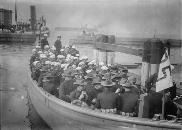 RECORD DATE NOT STATED Sailors & Marines from MONTANA at Battery, 1914. Shows soldiers and sailors from the Montana at Pier A, New York City, before the National Memorial Service on May 11, 1914 in honor of the seamen and marines who were killed in Veracruz, Mexico during the Mexican Revolution. Copyright:xHeritagexArt HeritagexImagesxBainxNewsxServicex IMAGO, ! ACHTUNG: AUFNAHMEDATUM GESCHÄTZT!  Copyright:HeritagexArt HeritagexImagesxBainxNewsxServicex IMAGO