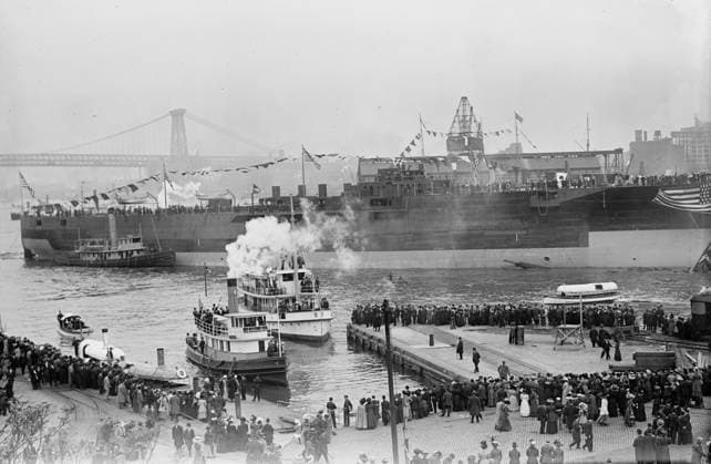 RECORD DATE NOT STATED Florida U.S.N., 1910. Shows the launch of the USS Florida battleship on May 12, 1910 at the Brooklyn Navy Yard. Copyright:xHeritagexArt HeritagexImagesxBainxNewsxServicex IMAGO, ! ACHTUNG: AUFNAHMEDATUM GESCHÄTZT!  Copyright:HeritagexArt HeritagexImagesxBainxNewsxServicex IMAGO