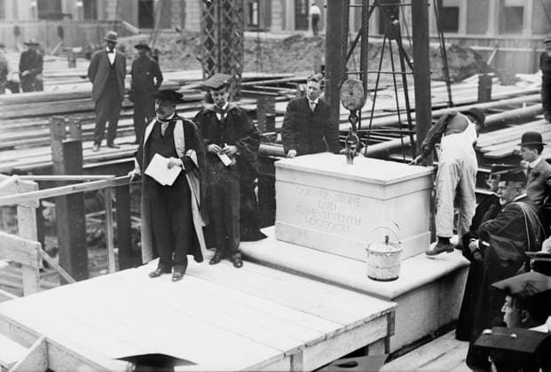 RECORD DATE NOT STATED Laying cornor i.e., corner stone, Columbia. Pres. Butler & Dean Wheeler, 1911. Shows Nicholas Murray Butler (1862-1947), President of Columbia; and Dean James Rignoll Wheeler (1859-1918) a professor of archaeology and Greek art . Copyright:xHeritagexArt HeritagexImagesxBainxNewsxServicex IMAGO, ! ACHTUNG: AUFNAHMEDATUM GESCHÄTZT!  Copyright:HeritagexArt HeritagexImagesxBainxNewsxServicex IMAGO