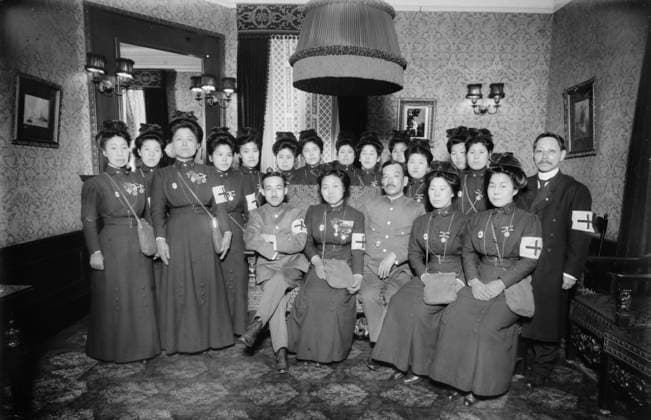 RECORD DATE NOT STATED Red Cross nurses & doctors from Japan going to Europe, 1915. Copyright:xHeritagexArt HeritagexImagesxBainxNewsxServicex IMAGO, ! ACHTUNG: AUFNAHMEDATUM GESCHÄTZT!  Copyright:HeritagexArt HeritagexImagesxBainxNewsxServicex IMAGO