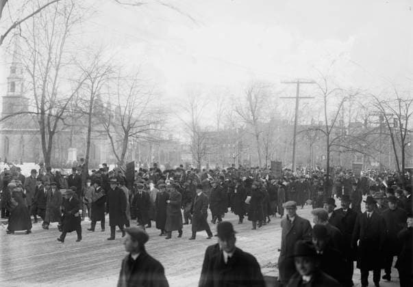 RECORD DATE NOT STATED Suffrage hike to Washington, 1913. Shows suffrage hikers who took part in the suffrage hike from New York City to Washington, D.C. which joined the March 3, 1913 National American Woman Suffrage Association parade. Copyright:xHeritagexArt HeritagexImagesxBainxNewsxServicex IMAGO, ! ACHTUNG: AUFNAHMEDATUM GESCHÄTZT!  Copyright:HeritagexArt HeritagexImagesxBainxNewsxServicex IMAGO