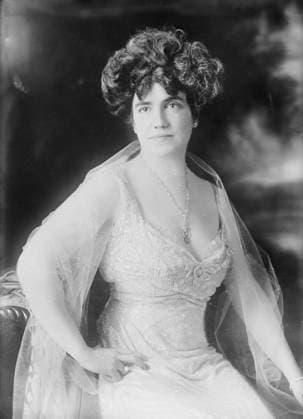 RECORD DATE NOT STATED Magdalen Sophrona Worden, 1915. Shows pianist and composer Magdalen Sophrona Worden (b. 1884) who married George Austin Morrison in April of 1912. Copyright:xHeritagexArt HeritagexImagesxBainxNewsxServicex IMAGO, ! ACHTUNG: AUFNAHMEDATUM GESCHÄTZT!  Copyright:HeritagexArt HeritagexImagesxBainxNewsxServicex IMAGO