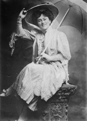 RECORD DATE NOT STATED Edna Wallace Hopper, between c1910 and c1920. Shows American stage and silent film actress Edna Wallace Hopper (1872-1959). Copyright:xHeritagexArt HeritagexImagesxBainxNewsxServicex IMAGO, ! ACHTUNG: AUFNAHMEDATUM GESCHÄTZT!  Copyright:HeritagexArt HeritagexImagesxBainxNewsxServicex IMAGO