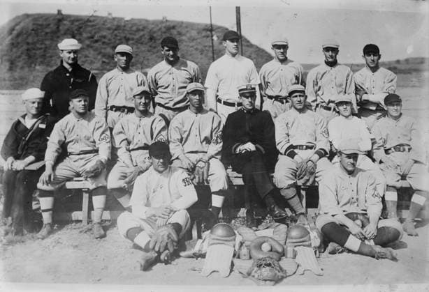 RECORD DATE NOT STATED Baseball team, Naval Training School, 1917. Copyright:xHeritagexArt HeritagexImagesxBainxNewsxServicex IMAGO, ! ACHTUNG: AUFNAHMEDATUM GESCHÄTZT!  Copyright:HeritagexArt HeritagexImagesxBainxNewsxServicex IMAGO