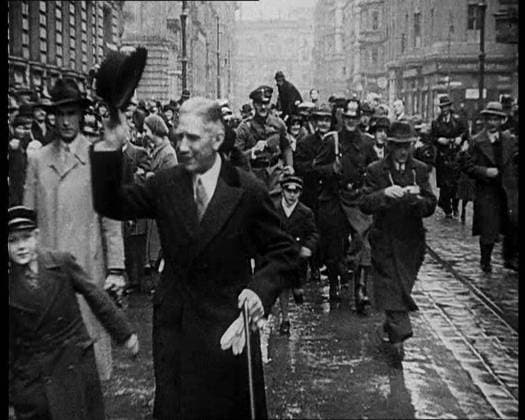 RECORD DATE NOT STATED Franz von Papen Walking Towards Camera Surrounded by a Crowd, 1933. The rise of Nazism. And even conservative Von Papen didn t exactly say no to the National Socialist Party . But then Von Papen hardly said no to anyone . From Time To Remember - The Time Of The Monster, 1933 (Reel 2); documentary film about events of 1933, rise of Roosevelt and Hitler. Copyright:xBritishxPathexLtd HeritagexImagesxBritishxPathexLtdx IMAGO, ! ACHTUNG: AUFNAHMEDATUM GESCHÄTZT!  Copyright:BritishxPathexLtd HeritagexImagesxBritishxPathexLtdx IMAGO