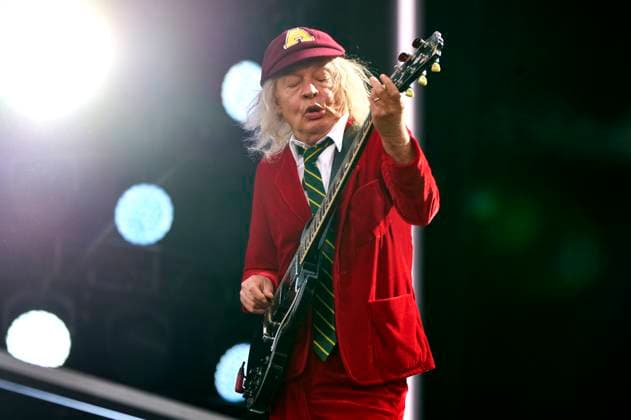 Bilder des Jahres 2024, Entertainment 08 August Angus Young von AC DC live bei einem Konzert der Power Up -Tour auf dem Messegelände. Hannover, 31.07.2024 *** Angus Young from AC DC live at a concert of the Power Up Tour at the Hanover Exhibition Center, 31 07 2024 Foto:xU.xStammx xFuturexImagex acdc_4756