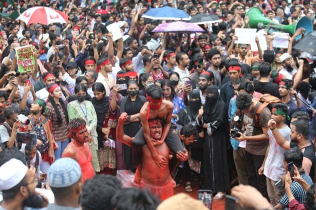 New Protests In Bangladesh Kill 2 - Dhaka Activists take part in a protest march as they demand justice for victims arrested and killed in the recent countrywide violence in Dhaka on August 2, 2024. Demonstrations in Bangladesh after August 2 prayers demanded justice for victims of nationwide unrest and police crackdown, after the release of protest leaders failed to quell public anger. Photo by Habibur Rahman ABACAPRESS.COM Dhaka Wari Bangladesh  Copyright: xHabiburxRahman ABACAx