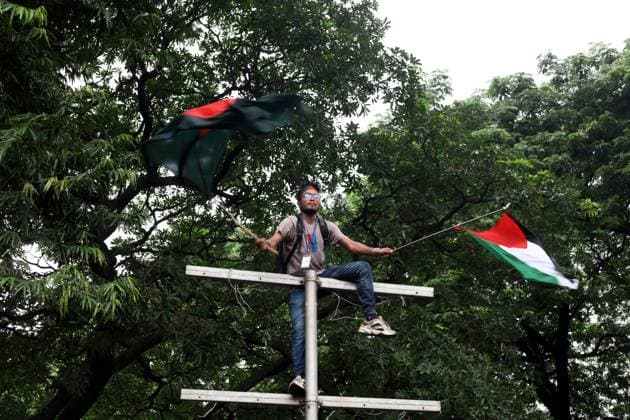 August 3, 2024, Dhaka, Dhaka, Bangladesh: Demonstrators of all classes joined thousands of students in the central Shaheed Minar of Dhaka in the protest program called by the anti-discrimination student movement. In this movement, the protesters chanted slogans demanding the resignation of dictator Sheikh Hasina in 1-point demand. All categories of professionals from university teachers, acting artists, singers to rickshaw pullers participated in the programme. At least 266 people died in this anti-quota movement. There are 33 children among them. Dhaka Bangladesh - ZUMAk174 20240803_zip_k174_022 Copyright: xSyedxMahabubulxKaderx