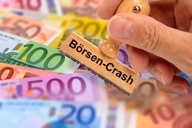 Börsen-Crash Ein Holzstempel ist beschriftet mit dem Aufdruck: Börsen-Crash *** Stock market crash A wooden stamp is inscribed with the words stock market crash