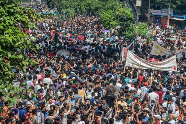 Dhaka celebrate the resignation of the Prime Minister - 05 Aug 2024 Anti-government protestors participate in the celebrations. Thousands of people are celebrating the resignation of Bangladeshi Prime Minister Sheikh Hasina. Protests in Bangladesh that began as student-led demonstrations against government hiring rules in July culminated on August 5, in the prime minister fleeing and the military announcing it would form an interim government. Dhaka Bangladesh Copyright: xSazzadxHossainx xSOPAxImagesx Anti-government protestors celebrate _sazzad hossain (19)