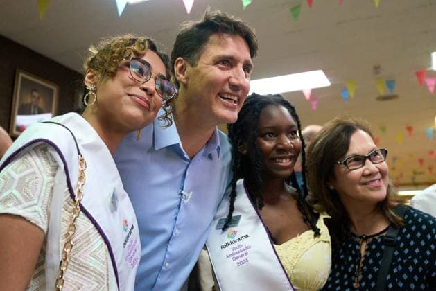 August 5, 2024, Winnipeg, Mb, CANADA: Prime Minister Justin Trudeau greets members of the audience at the Folklorama Filipino Pavilion in Winnipeg, Monday, Aug. 5, 2024, at R.B. Russell Vocational School. Winnipeg CANADA  - ZUMAc35_ 20240805_zaf_c35_093 Copyright: xDavidxLipnowskix