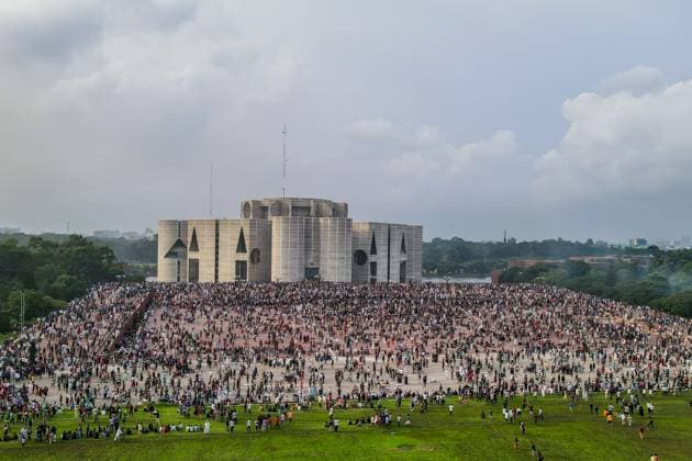 Thousands of People celebrate in Dhaka - 05 Aug 2024 (EDITORS NOTE: Image taken with drone) Thousands of People gather at the parliament house in Dhaka during the celebrations. Thousands of people are celebrating the resignation of Bangladeshi Prime Minister Sheikh Hasina. Protests in Bangladesh that began as student-led demonstrations against government hiring rules in July culminated on August 5, with the Prime Minister fleeing and the military announcing it would form an interim government. Dhaka Bangladesh Copyright: xSazzadxHossainx xSOPAxImagesx Thousands of People celebrate _Sazzad Hossain (3)
