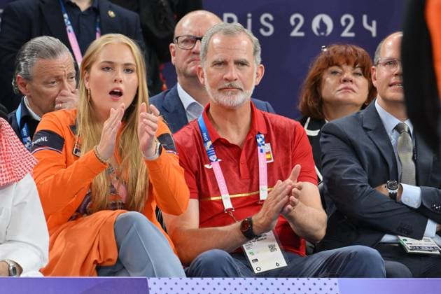Paris 2024 - Royals Attend Basketball 3x3 Final - Pierre King Felipe VI of Spain and Princess Catharina-Amalia Beatrix of the Netherlands during Men s Gold Medal Game of the 3x3 Basketball between France and Netherlands on La Concorde 1 during the Paris 2024 Olympics Games on August 5, 2024 in Paris, France. Photo by Laurent Zabulon ABACAPRESS.COM Paris France  Copyright: xZabulonxLaurent ABACAx