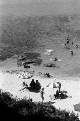 Zu Besuch am Cap de Creus Badegäste am Cap de Creus, El Port de la Selva 1957. Bathers at Cap de Creus, El Port de la Selva 1957., El Port de La Selva Katalonien Spanien Copyright: ErichxAndres EAN_6210279
