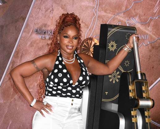 Bilder des Jahres 2024, Entertainment 08 August Entertainment Themen der Woche KW32 Entertainment Bilder des Tages NEW YORK, NY - AUGUST 6: Mary J. Blige lights the Empire State Building to Celebrate Ghirardelli™s Grand Opening at the Empire State Building on August 6, 2024 in New York City. Copyright: xMediaPunchx