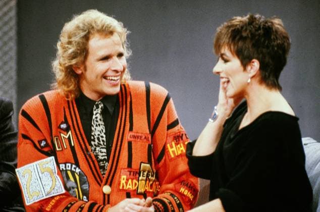 Wetten, dass - ZDF Fernsehshow, in Basel, Schweiz, 1989, Moderator Thomas Gottschalk mit Sängerin Liza Minelli als Stargast und Wettpate. Copyright: HartwigxValdmanis Nur redaktionelle Nutzung. Editorial usage only. VAL_7205003778