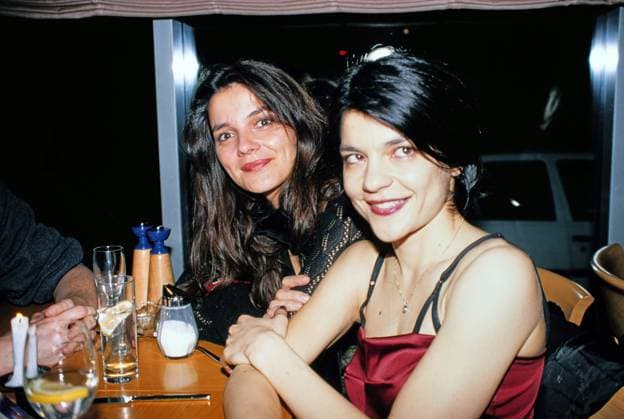 Regisseurin Katja von Garnier mit Jasmin Tabatabai, Darstellerin im Film: Late Show, bei der Filmpremiere von Helmut Dietls Late Show, 1999. Copyright: HartwigxValdmanis Nur redaktionelle Nutzung. Editorial usage only. VAL_7205003908