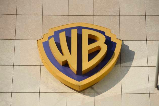 Warner Bros Discovery A Warner Bros (Discovery) sign is being pictured at the TVN broadcaster headquarters in Warsaw, Poland, on August 6, 2024. Warner Bros Discovery is looking to offload smaller assets in a bid to avoid a breakup of the company. Warsaw Poland  Copyright: xAleksanderxKalkax originalFilename: kalka-warnerbr240806_npDpB.jpg