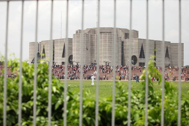 News Themen der Woche KW32 News Bilder des Tages Bangladesh a Day after PM fleeing People seen visiting the parliament house in Dhaka, Bangladesh on 06 August 2024.Sheikh Hasina resigned and fled the country on August 05,2024. Dhaka Dhaka Bangladesh Copyright: xAbuxSufianxJewelx