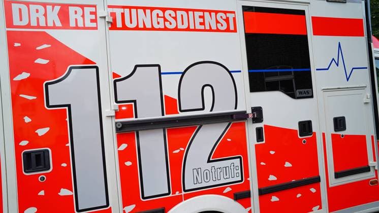 07.08.2024 NRW: Rettungswagen oder Krankenwagen steht für einen Einsatz bereit. NRW Germany 2024-08-07_Symbolfoto_Rettungswagen_Foto_Hercher_2 *** 07 08 2024 NRW Ambulance or rescue vehicle is ready for an operation NRW Germany 2024 08 07 Symbol photo Ambulance Photo Hercher 2