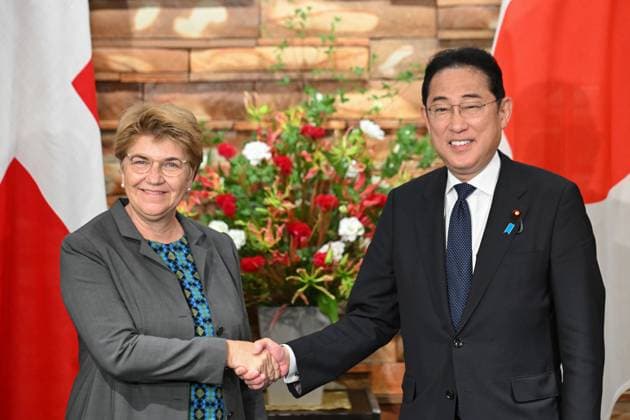 News Themen der Woche KW32 August 7, 2024, Tokyo, Japan: Japan s Prime Minister Fumio Kishida (R) greets Switzerland s President Viola Amherd before their meeting at the prime minister s office in Tokyo on August 7, 2024. Tokyo Japan - ZUMAz114 20240807_zih_z114_001 Copyright: xPOOLx