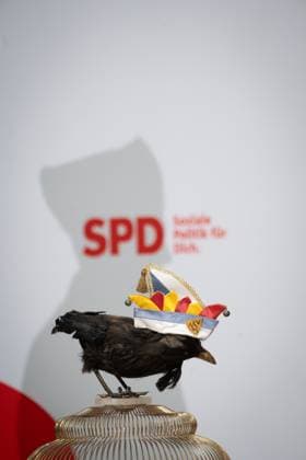 Symbol des Orden wider des tierischen Ernst;Pressetermin mit Lars Klingbeil zur bevorstehenden Verleihung des Karnevalordens Orden wider den tierischen Ernst an den SPD-Parteivorsitzenden, Berlin Berlin Deutschland Willy-Brandt-Haus