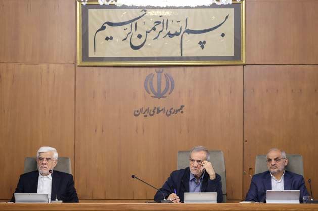 News Themen der Woche KW32 News Bilder des Tages August 7, 2024, Tehran, Iran: Iran s President, MASOUD PEZESHKIAN (C), attends a government meeting in Tehran. Tehran Iran - ZUMAi98_ 20240807_zih_i98_007 Copyright: xIranianxPresidencyx