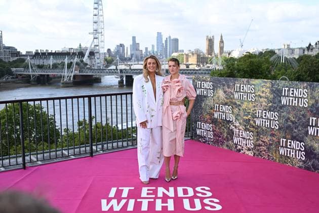 Entertainment Themen der Woche KW32 Entertainment Bilder des Tages Photocall for It Ends With Us held at the IET London Blake Lively and Isabela Ferrer attend a photocall for It Ends With Us held at the IET London, Credit:Alan D West Avalon United Kingdom, London  Copyright: xAlanxDxWestx xAvalonx 0897001991