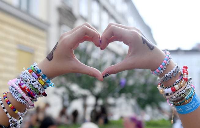 Fans of Taylor Swift in Vienna, Austria Fans of the singer Taylor Swift leave bracelets on a tree and collect others as they gather at Corneliusgasse Street following the cancellation of three Taylor Swift concerts at Happel stadium after the government confirmed a planned attack at the venue, in Vienna, Austria August 9, 2024.  JosipxMikacic PIXSELL