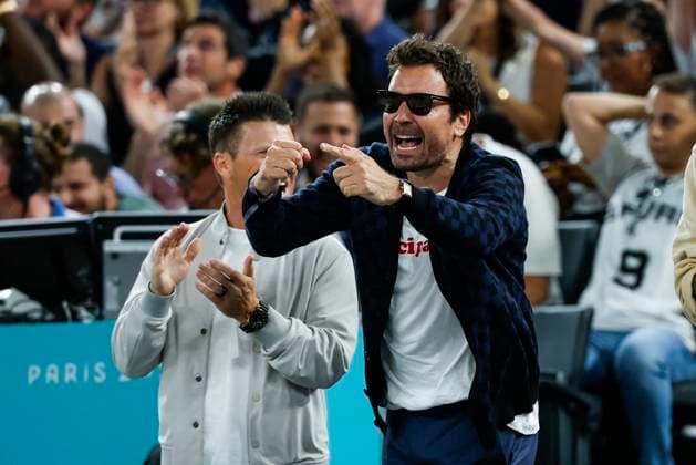August 10, 2024, Paris, Paris, FRANCE: Comedian and host Jimmy Fallon attends during Men s Gold Medal Game of the Basketball between France and United States on Bercy Arena during the Paris 2024 Olympics Games on August 10, 2024 in Paris, France. Paris FRANCE - ZUMAa181 20240810_zaa_a181_405 Copyright: xManuxReinox