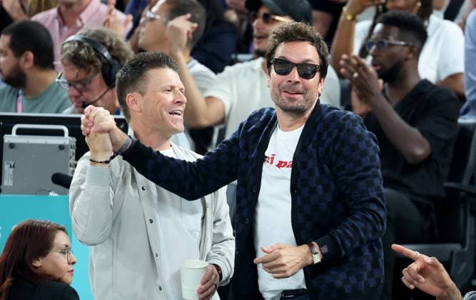 Celebrities in the stands during the Final mens basketball match between US and France 98 87 during the Paris2024 Olympic Games Olympics Jimmy Fallon Celebrities in the stands during the Final mens basketball match between US and France 98 87 during the Paris 2024 Olympic Games Olympics at the Arena Bercy, Ã Paris, France, 10 aoÃ t 2024 Jacovides Perusseau Bestimage Celebrities in the stands during the Final basketball match between US and France during the Paris 2024 Olympic Games Olympics at the Arena Bercy in Paris, France, August 10, 2024 Paris France  Copyright: xJacovides-Perusseaux xBestimagexJacovides-Perusseaux xBestimagex