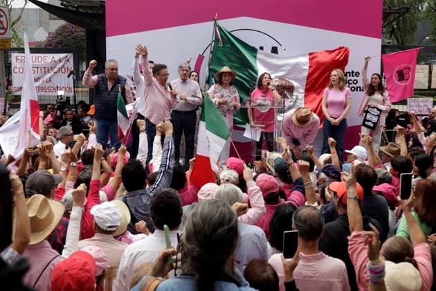 Former Mexican presidential candidates Xochitl Galvez and Cecilia Soto speaking during a rally outside the National Electoral Institute (INE) to protest against the legislative overrepresentation that the National Regeneration Movement (MORENA) party could have. Mexico City Mexico - ZUMAe321 20240811_zia_e321_036 Copyright: xLuisxBarronx