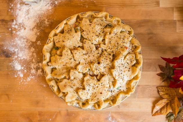IMAGO Creative, Herbst, Food, Pumpkin Pie Handmade chicken pot pie ready to bake Coeur d Alene, Idaho, United States R_PXQG240811C6-1508217-01