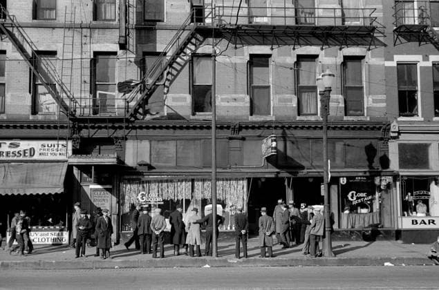 Group of Unemployed Men Hanging out on Lower Douglas Street, Omaha, Nebraska, USA, John Vachon for Farm Security Administration, November 1938  Copyright: xCircaxImagesx ghi-circa04625