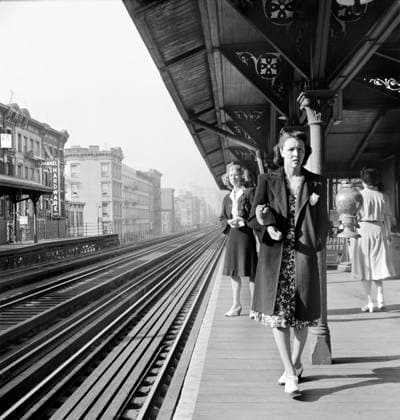 Two women waiting for Third Avenue elevated railway about 8:45am, New York City, New York, USA, Marjorie Collins, U.S. Office of War Information, September 1942  Copyright: xCircaxImagesx ghi-circa01679