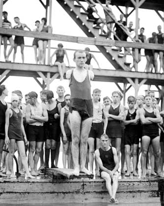 Armless Diver, John Uslee, Washington DC, USA, National Photo Company, July 1922  Copyright: xCircaxImagesx ghi-circa02353