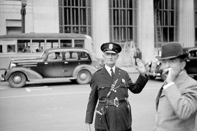 Traffic Cop, Greensboro, North Carolina, USA, John Vachon, U.S. Farm Security Administration, April 1938  Copyright: xCircaxImagesx ghi-circa02528
