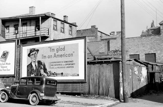National Association of Managers Billboard, Dubuque, Iowa, USA, John Vachon, U.S. Farm Security Administration, April 1940  Copyright: xCircaxImagesx ghi-circa02538