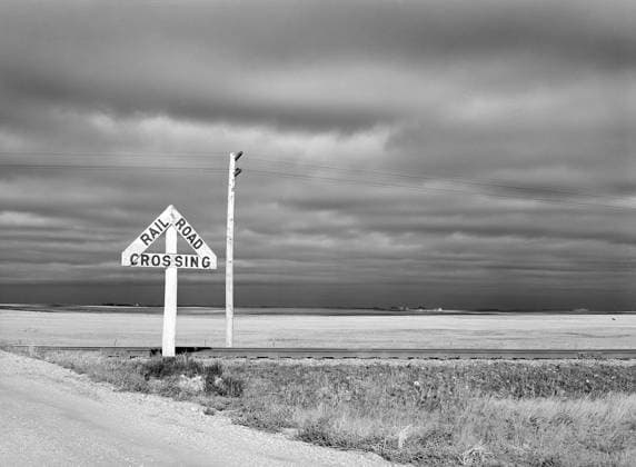 Railroad Crossing, McHale County, North Dakota, USA, John Vachon, U.S. Farm Security Administration, October 1940  Copyright: xCircaxImagesx ghi-circa02565