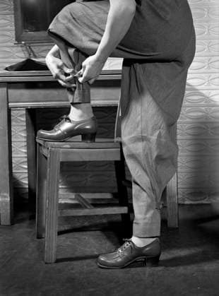 Female War Worker s Factory Uniform includes Safety Features such as Tight-Buttoning Trouser Ankles, Bendix Aviation Plant, Brooklyn, New York, USA, Ann Rosener, U.S. Office of War Information, March 1943  Copyright: xCircaxImagesx ghi-circa02727