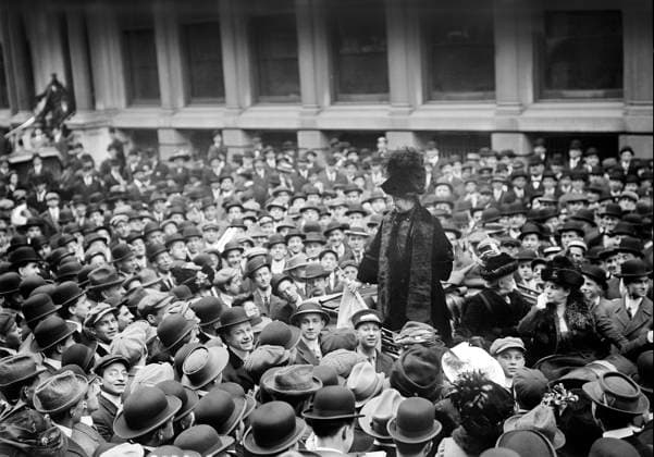 British Suffragist Leader Emmeline Pankhurst addressing Crowd, Wall Street, New York City, New York, USA, Bain News Service, November 27, 1911  Copyright: xCircaxImagesx ghi-circa02808