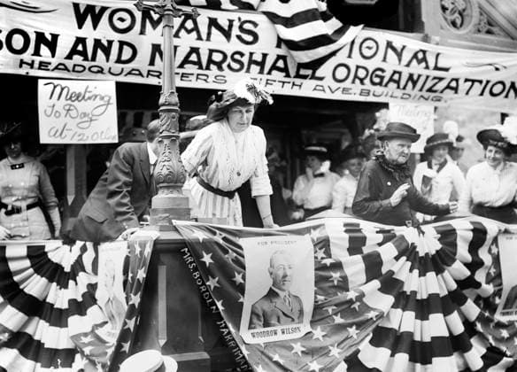 Florence Jaffray Daisy Harriman overseeing Democratic Rally, Union Square, New York City, New York, USA, Bain News Service, August 1912  Copyright: xCircaxImagesx ghi-circa02812
