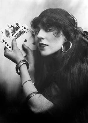 Fortune Teller holding Cards, Bain News Service, 1915  Copyright: xCircaxImagesx ghi-circa02854