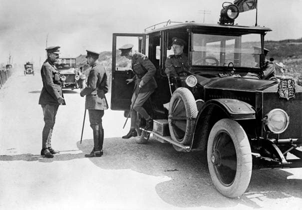 King George V and Edward VII, Prince of Wales, leaving car and greeted by General Julian Byng as they arrive at Butte de Warlencourt near Le Sars, France during World War I, Bain News Service, July 13, 1917  Copyright: xCircaxImagesx ghi-circa02892